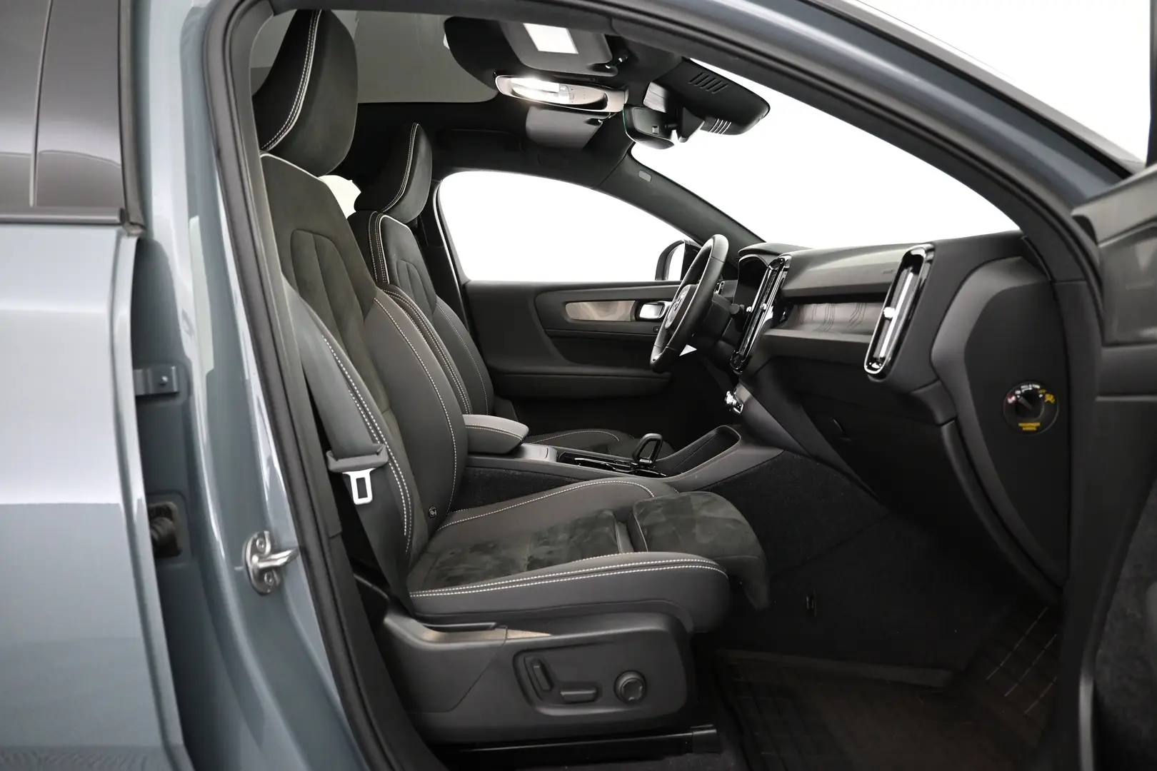 Car Image - 18odK4CNlEcjZbroKRNOXd