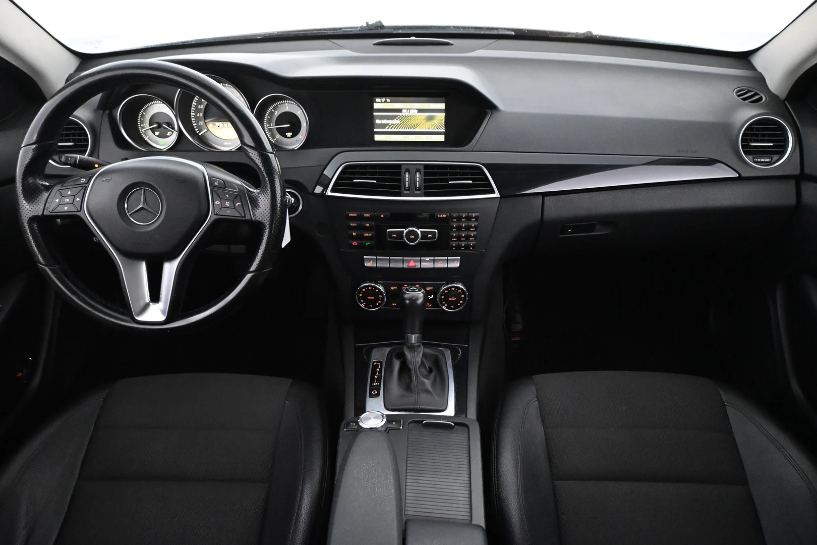 Car Image - 8ytHJv8RnUQdaM214sYfx
