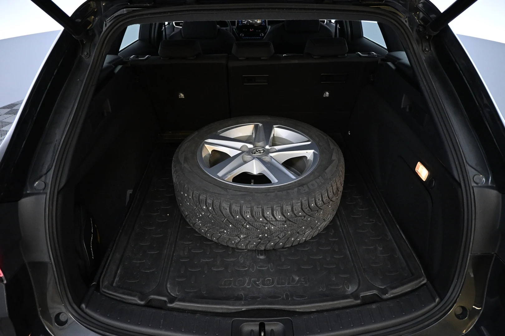 Car Image - 4M5d6tuZJi55xVuEGqFI1m