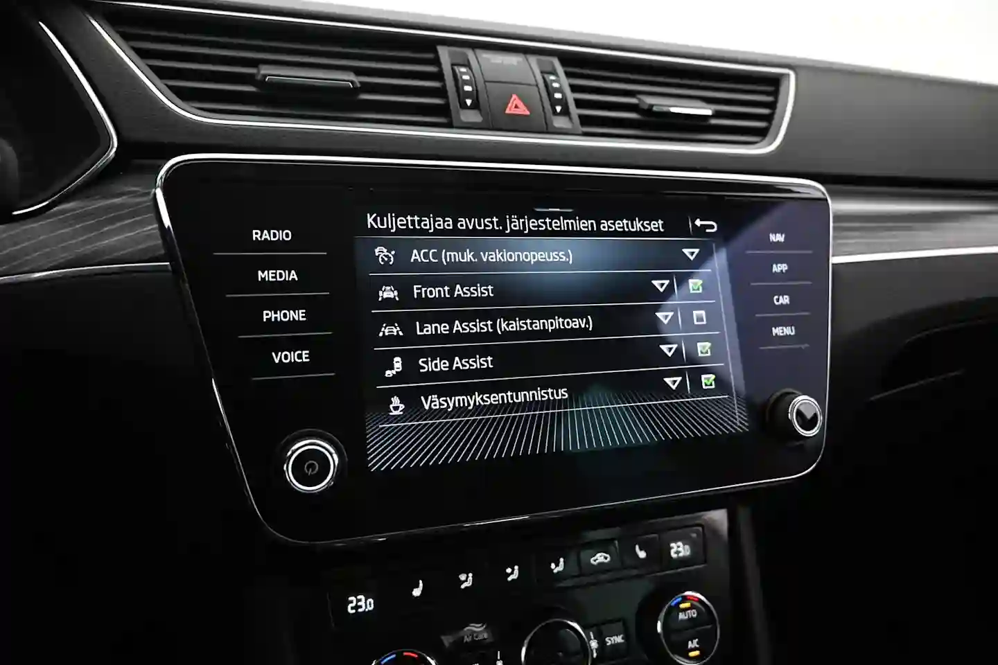 Car Image - yoWYJ7bbNn3bSf7Qz4j5T