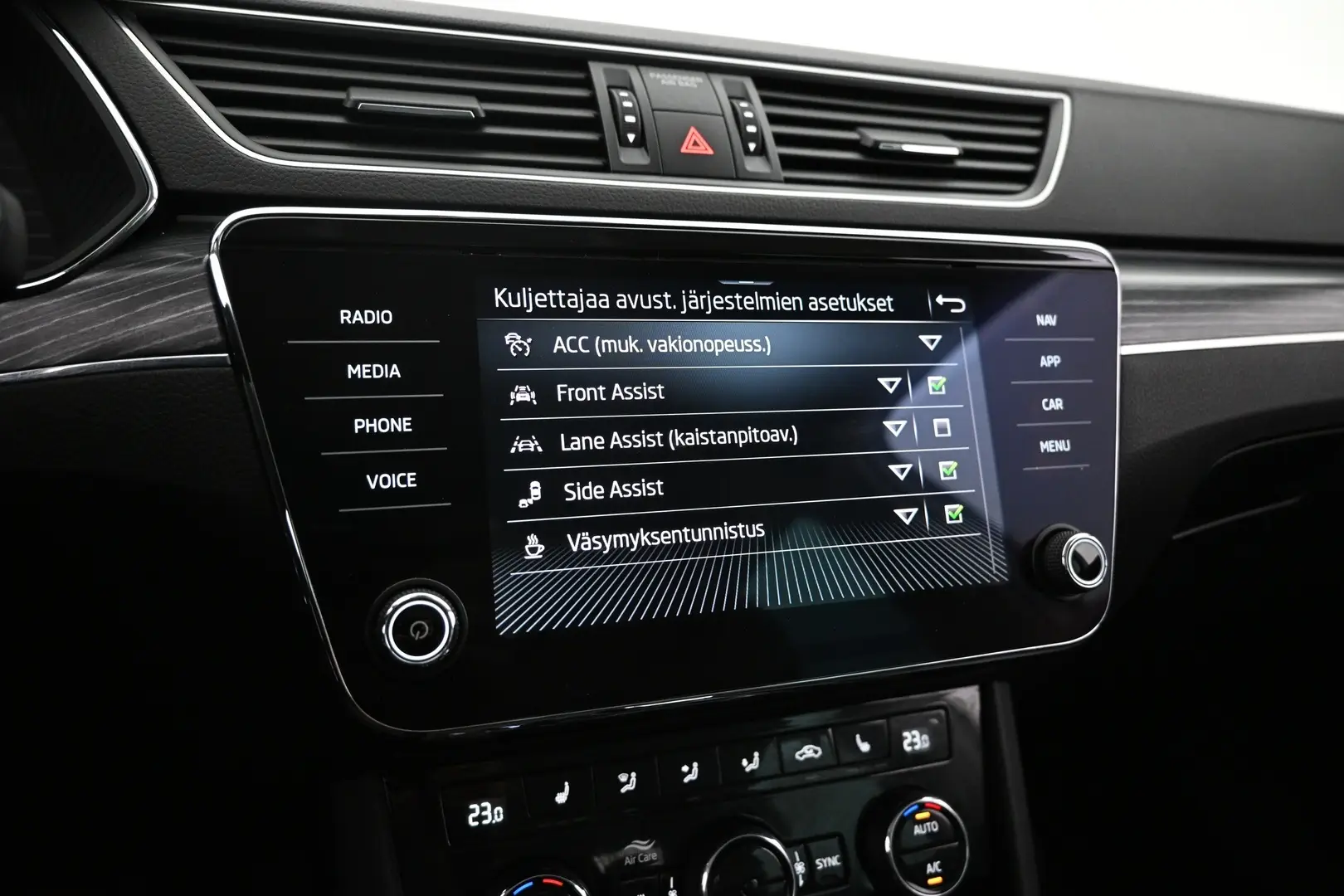 Car Image - yoWYJ7bbNn3bSf7Qz4j5T