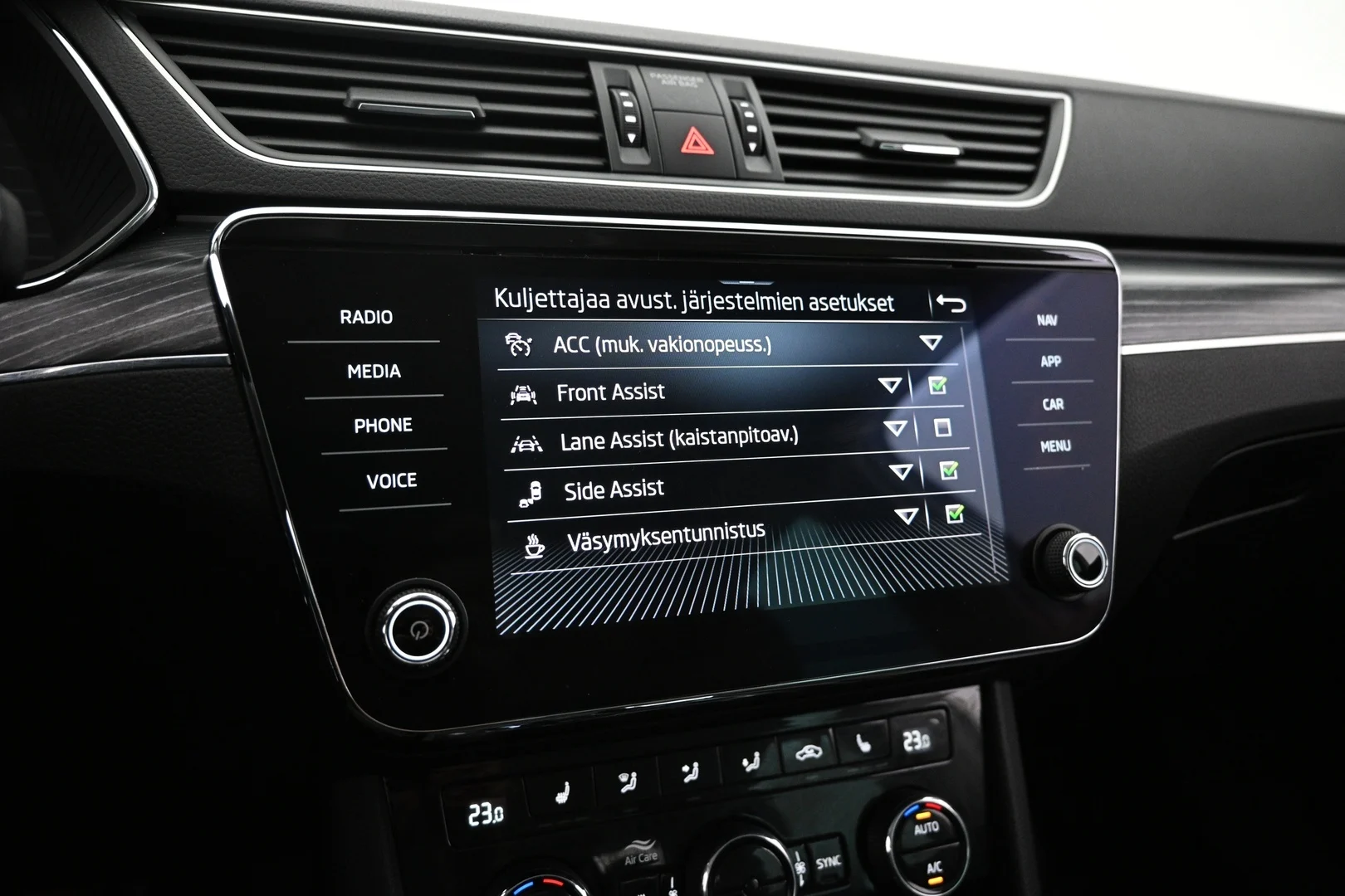 Car Image - yoWYJ7bbNn3bSf7Qz4j5T