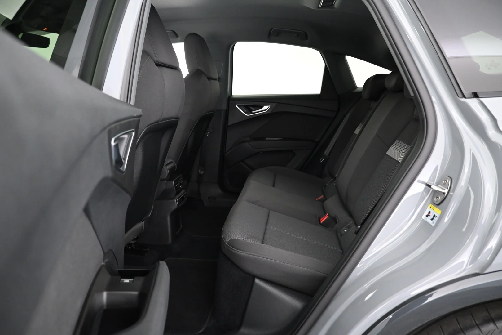 Car Image - 18gJPAwguVAKGDuuC7q7Z2