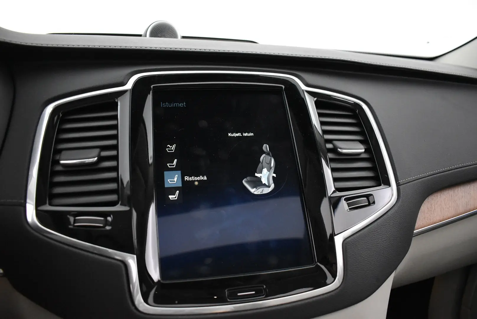 Car Image - gCN4XkbBXqFO25tAgJLjb