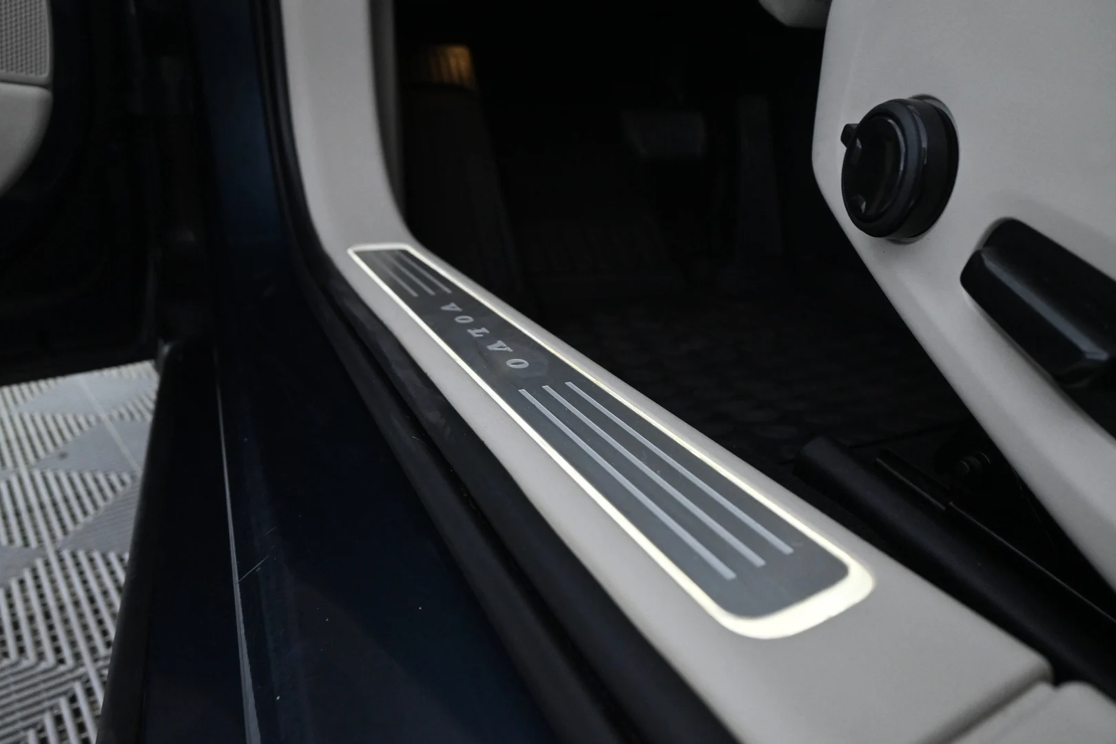 Car Image - 6iL4nPhr9tCnTl8vwLKTCo