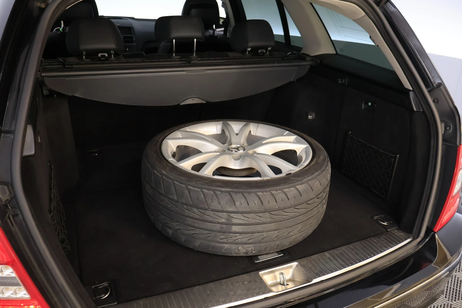Car Image - 5VdjMLFr3yRQk3UhU4fY8A