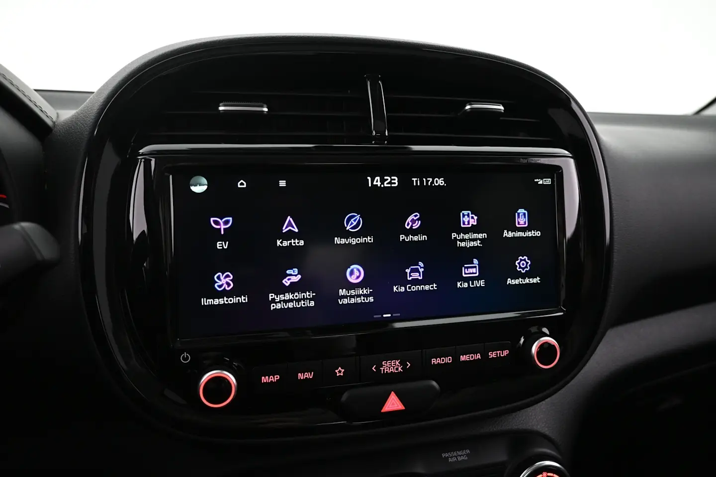Car Image - 3BnMGAGScN5WFk4l8gI5ON