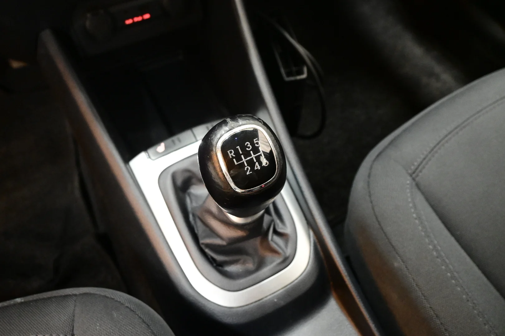Car Image - DfmNMON5IpRaElqJOBq7r