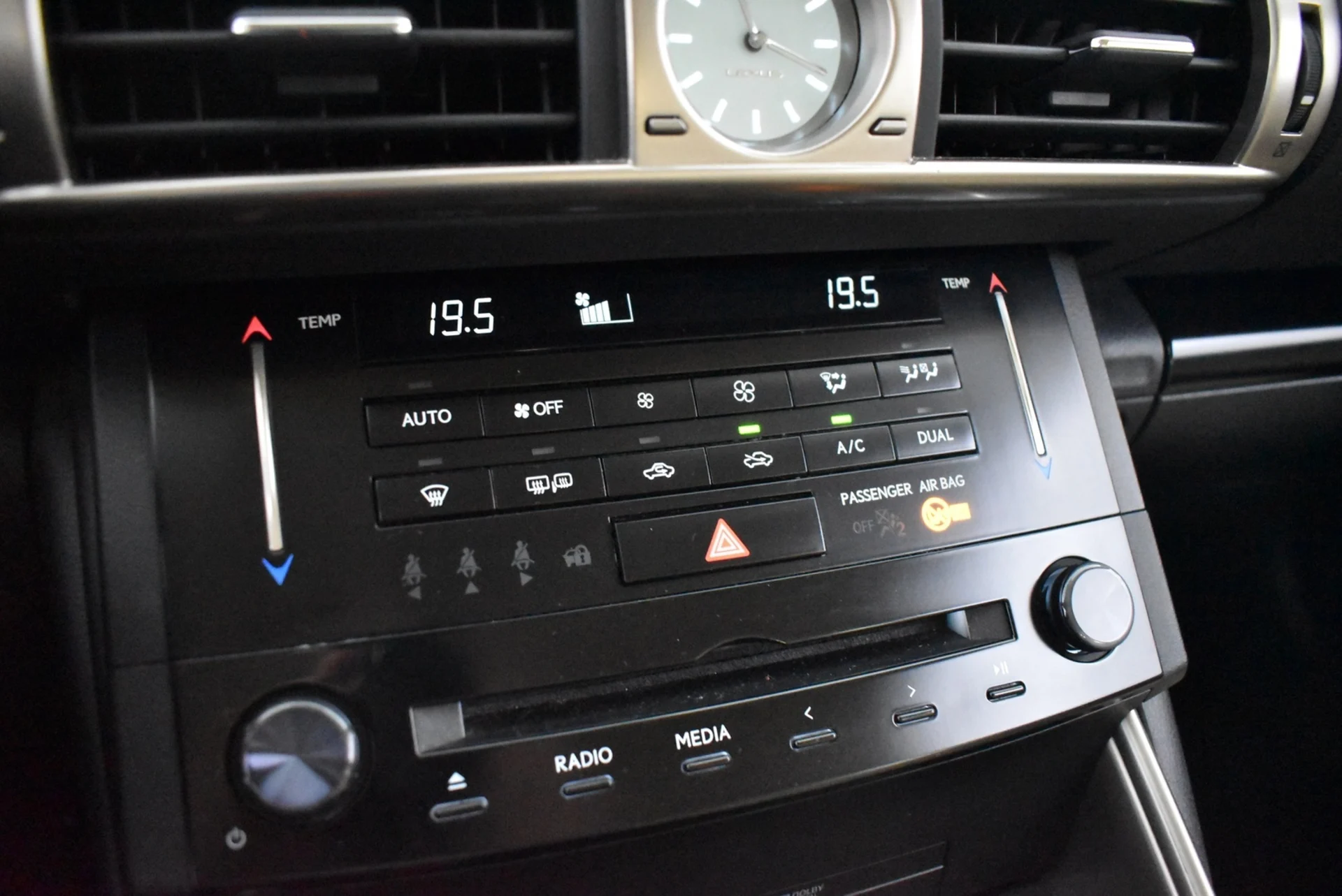 Car Image - 4I0TmqeTN2MiGUtMic3fYb