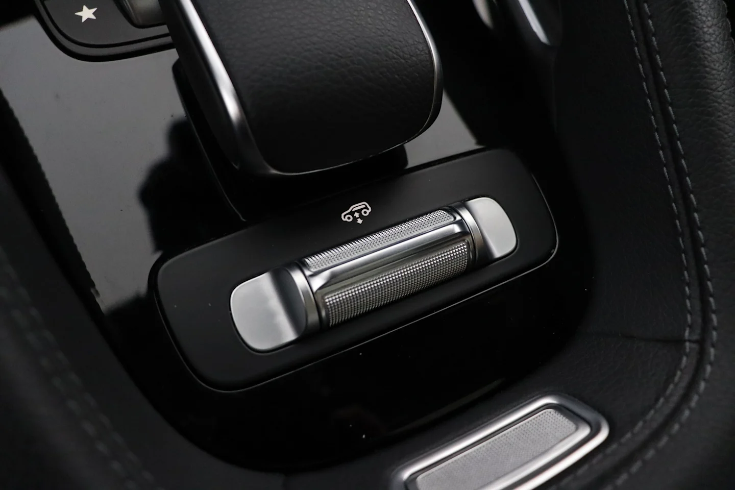 Car Image - 2NsUQdo8wbBNBdrLOJs6vq