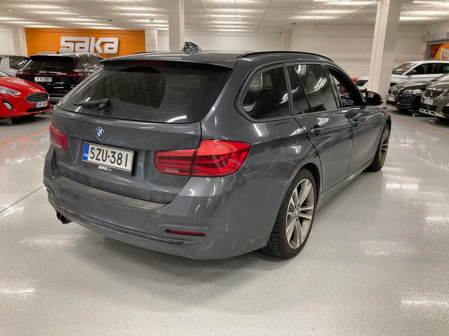 Car Image - 7jWSxeudiB5QsE2Hm0hgqS