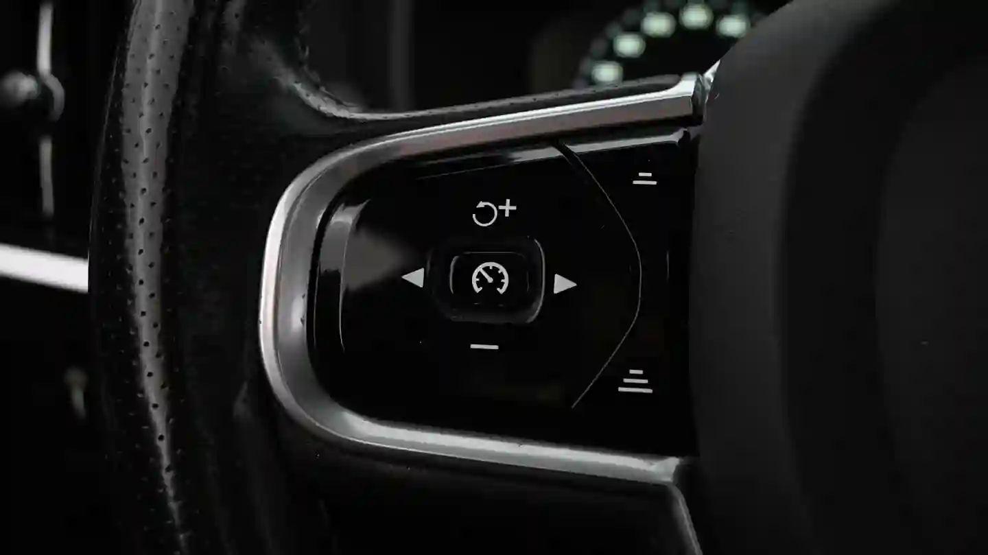 Car Image - GiMbuYobyxQC3NUb0mGVy