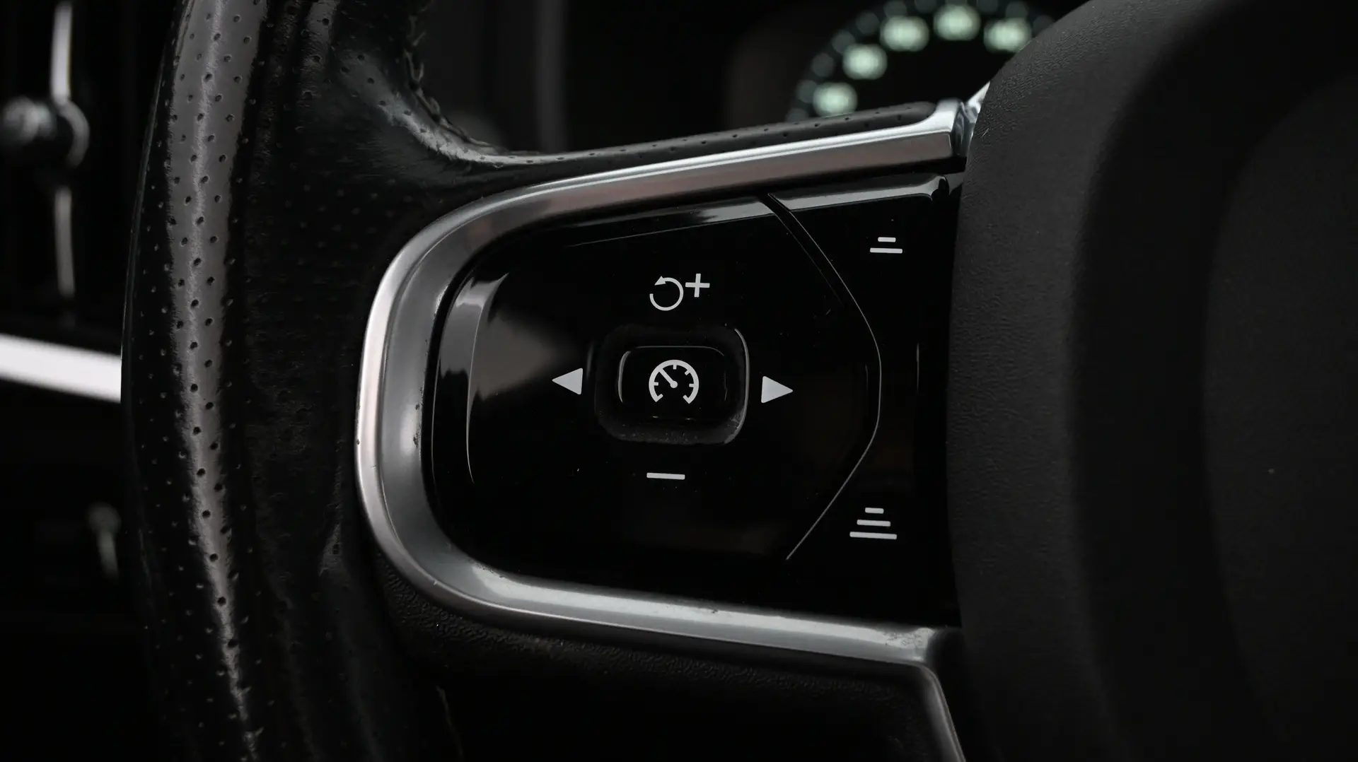Car Image - GiMbuYobyxQC3NUb0mGVy