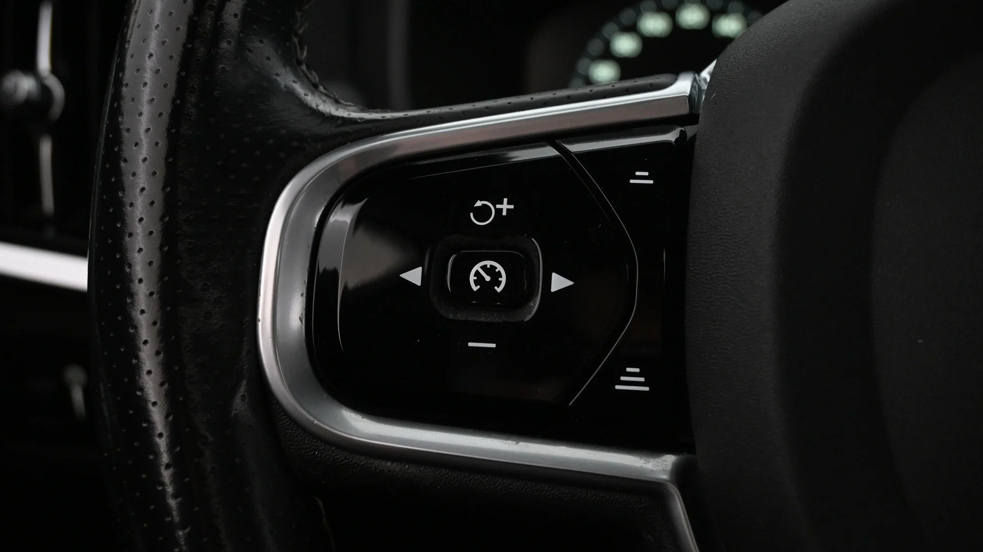 Car Image - GiMbuYobyxQC3NUb0mGVy