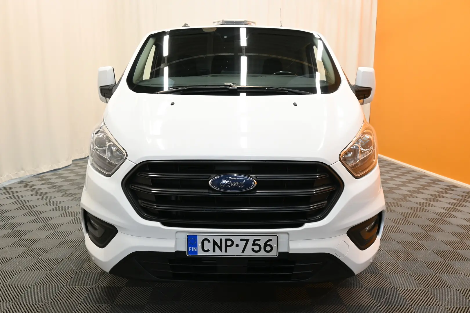 Car Image - kef4Lc9YhY2EetXVHjsLK