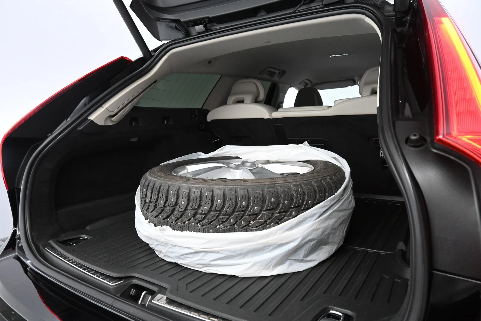 Car Image - 6EmM4xKvTZZCsC44Bm5WKS