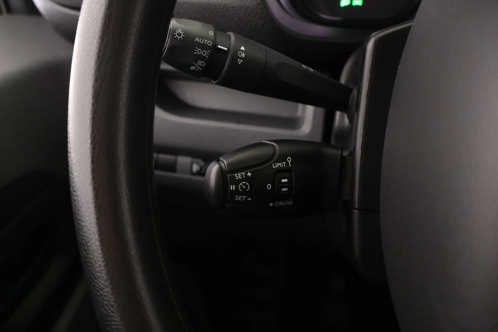 Car Image - 1sp0LAvWwO3MapioQDICbV