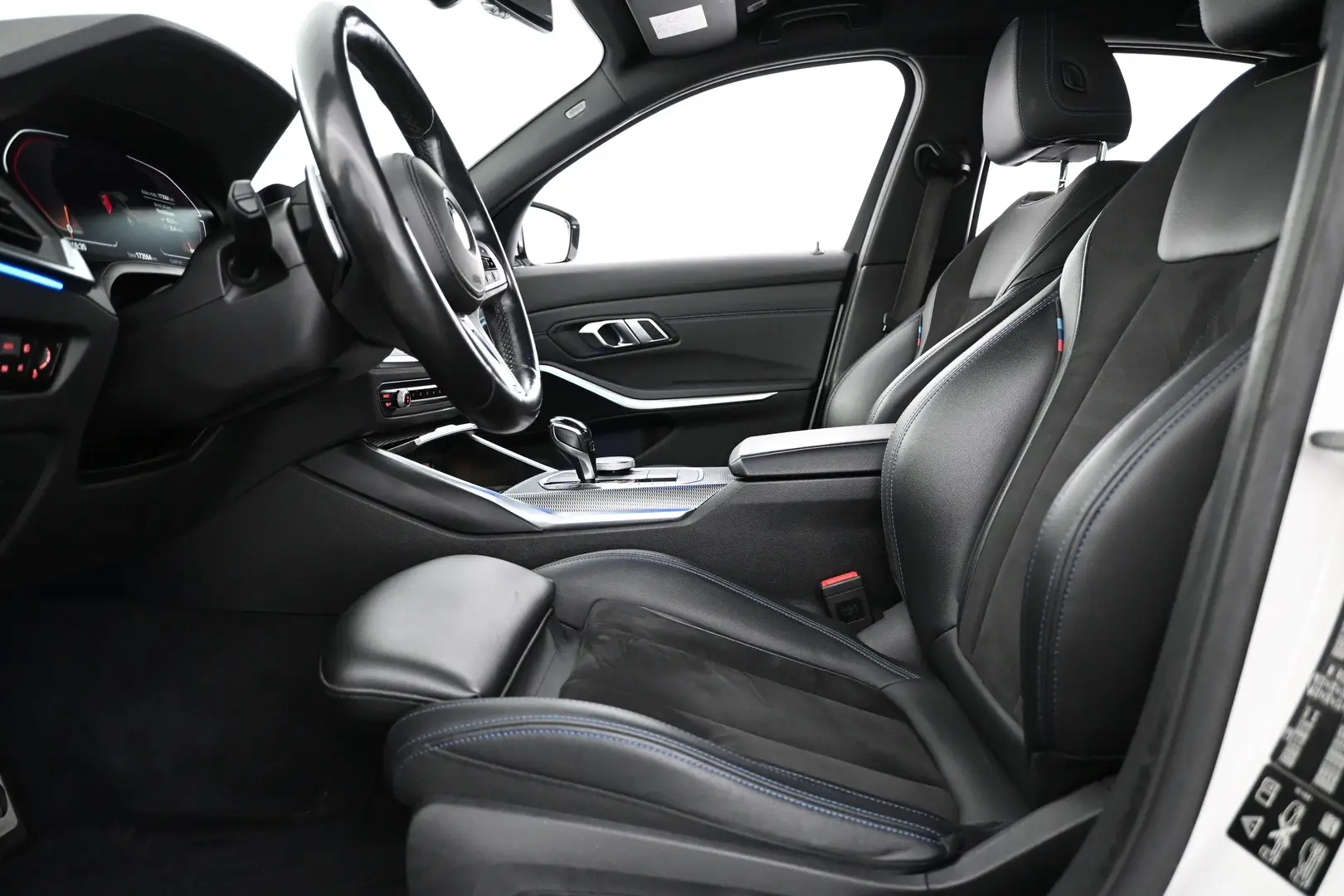 Car Image - 3hjxj8iRFGHO3WVbNedRHG