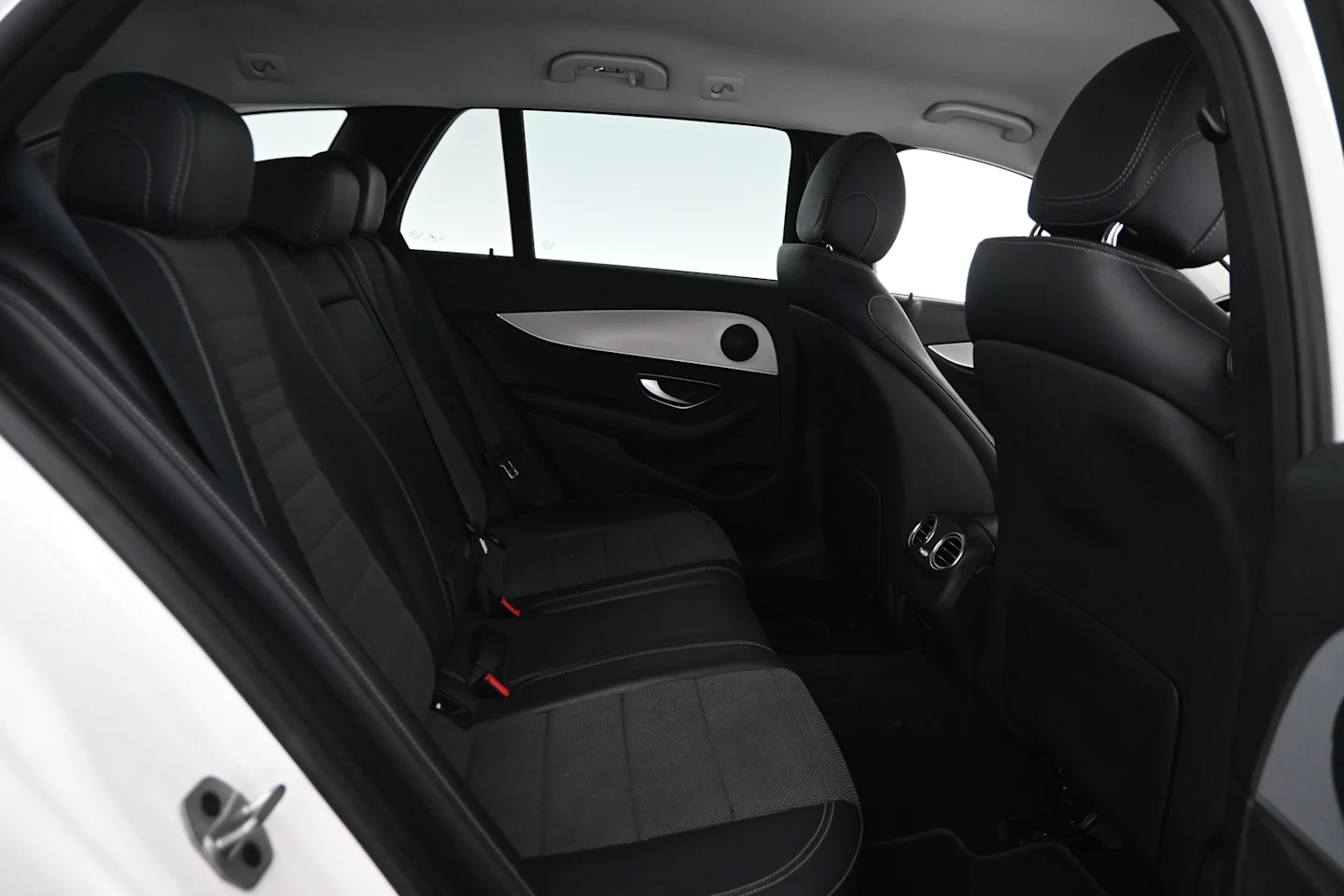 Car Image - 5kq6VLMW6qDa81fOZvqhb2