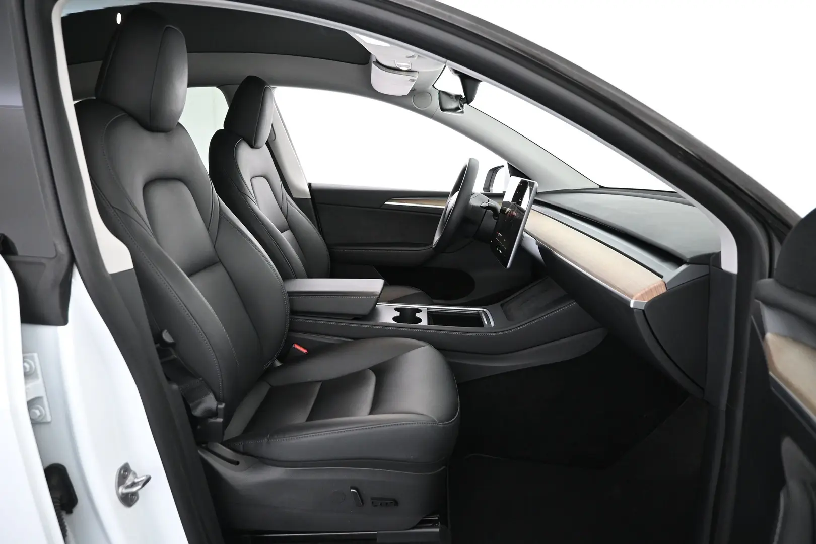 Car Image - 4x1lGU9f3QCseGoqGhrMgB