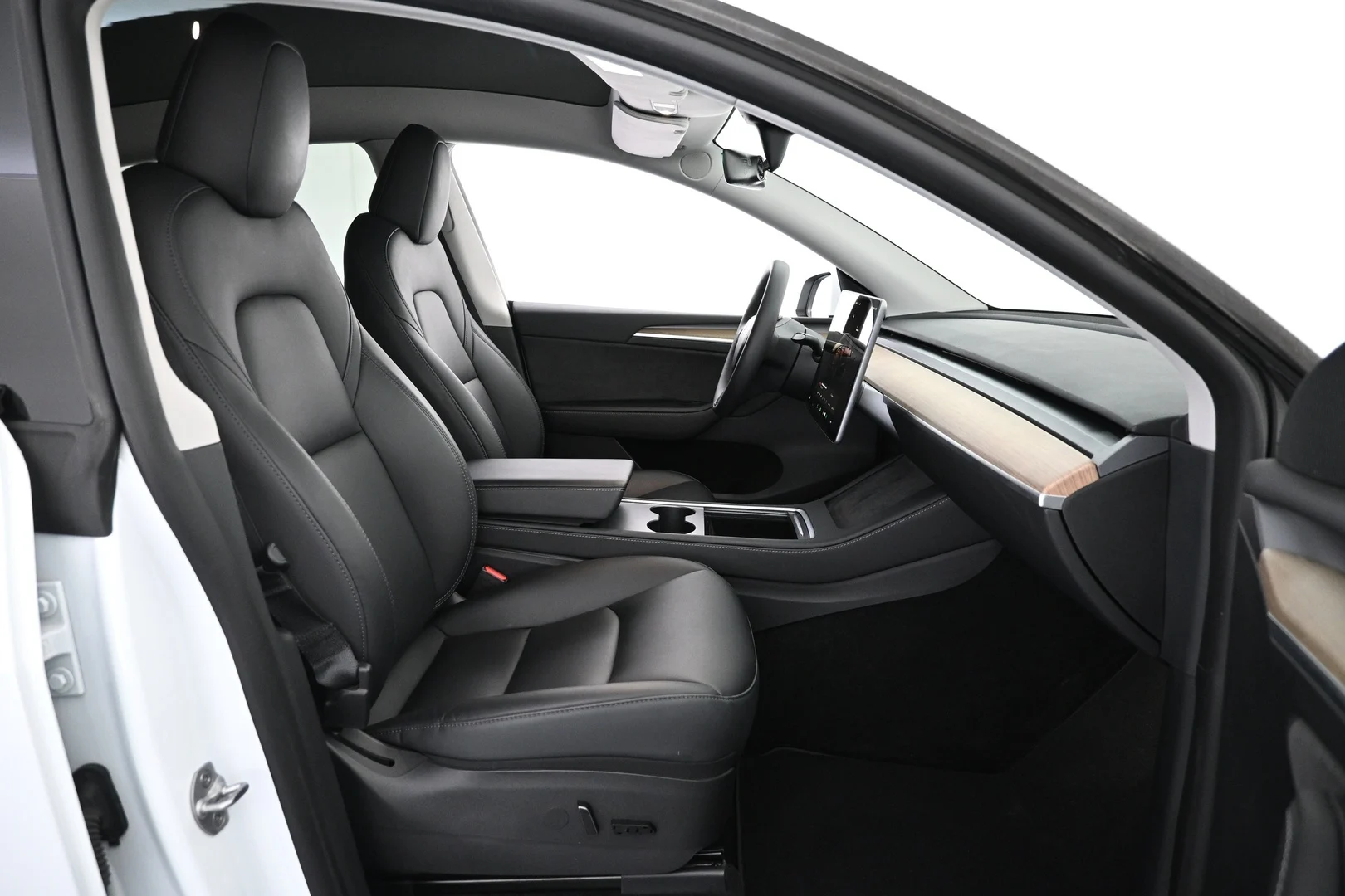 Car Image - 4x1lGU9f3QCseGoqGhrMgB