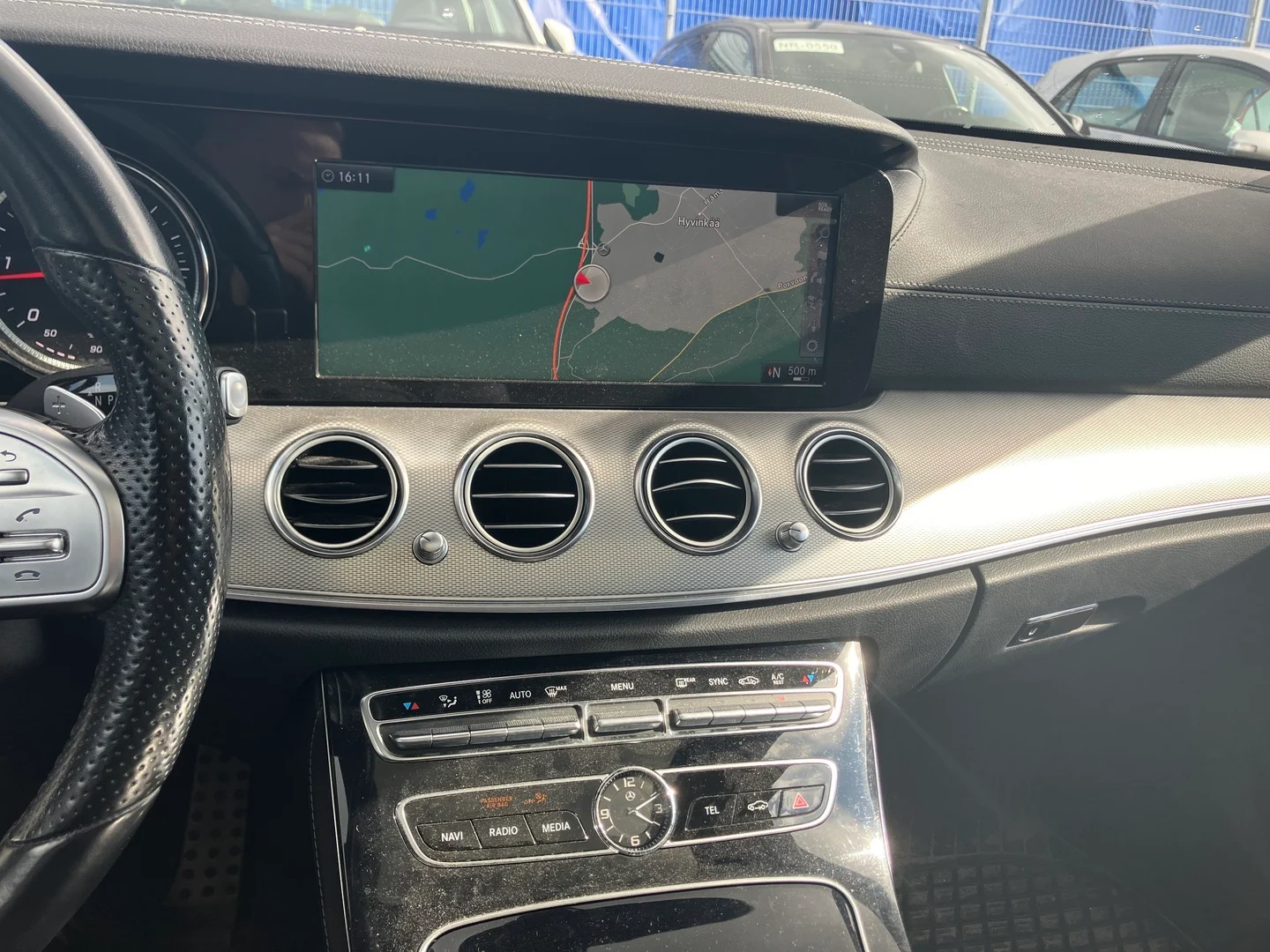 Car Image - 2BnhvIrReUgFO29p92IZ42