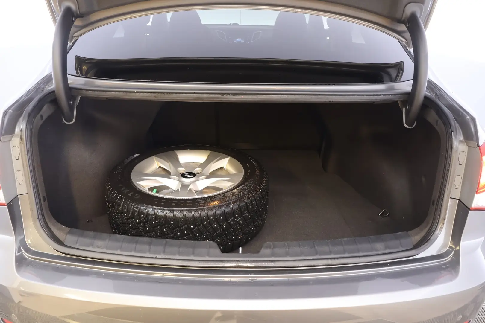 Car Image - 7dv3yMx4UUSjjtZIjoiZXR