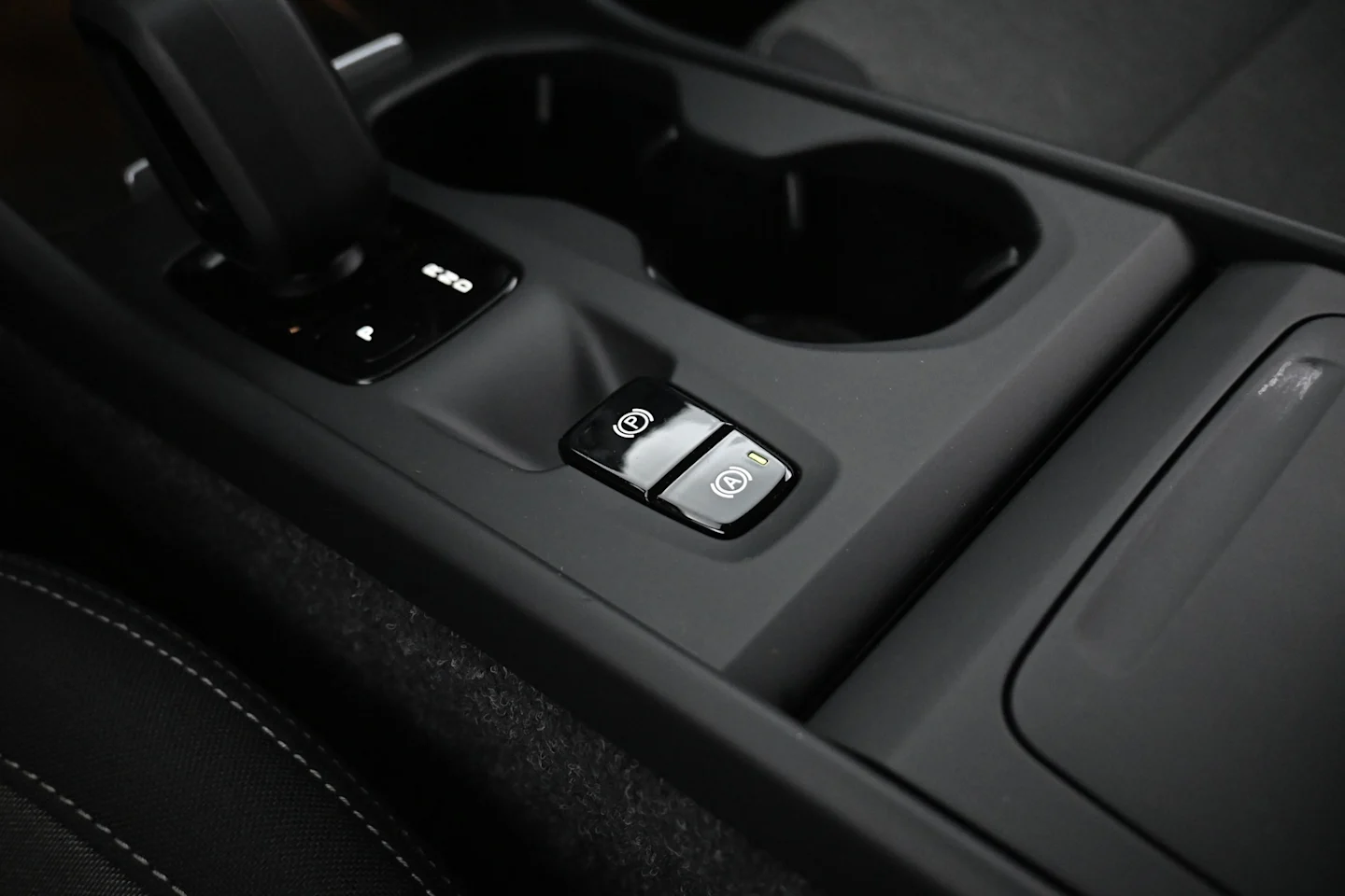 Car Image - 5YCv7FjDnjiBcrq1b8e15k