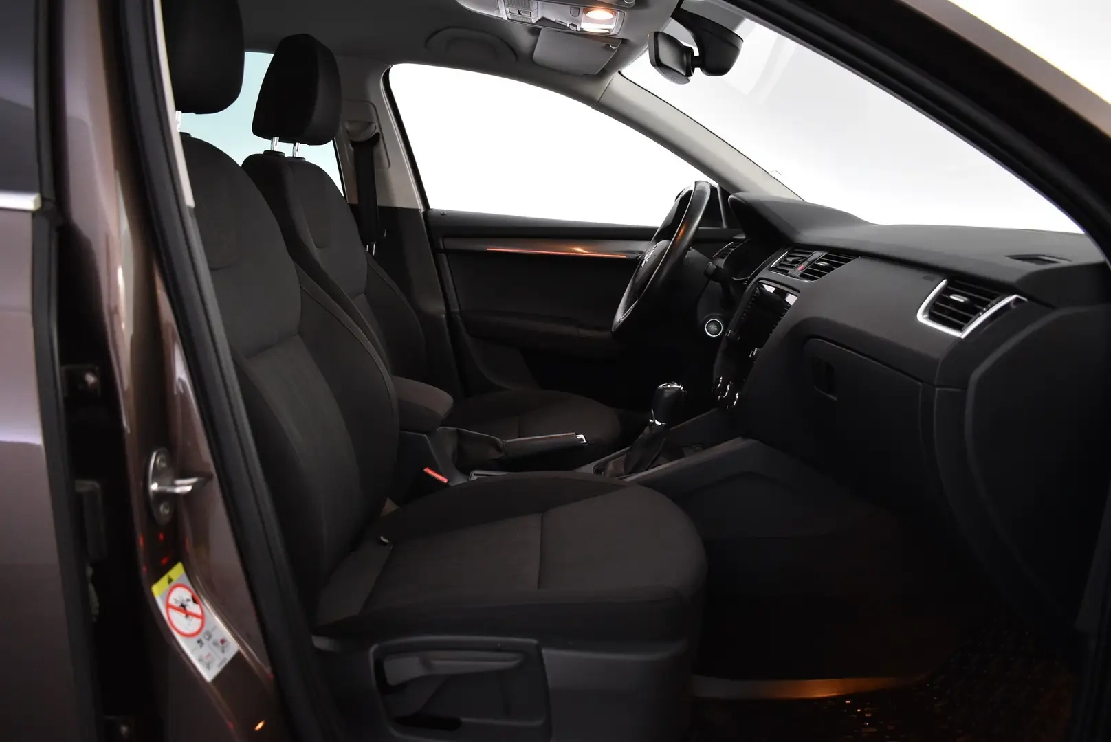 Car Image - 1ll8sL7zBdllNXtlfvDOSF