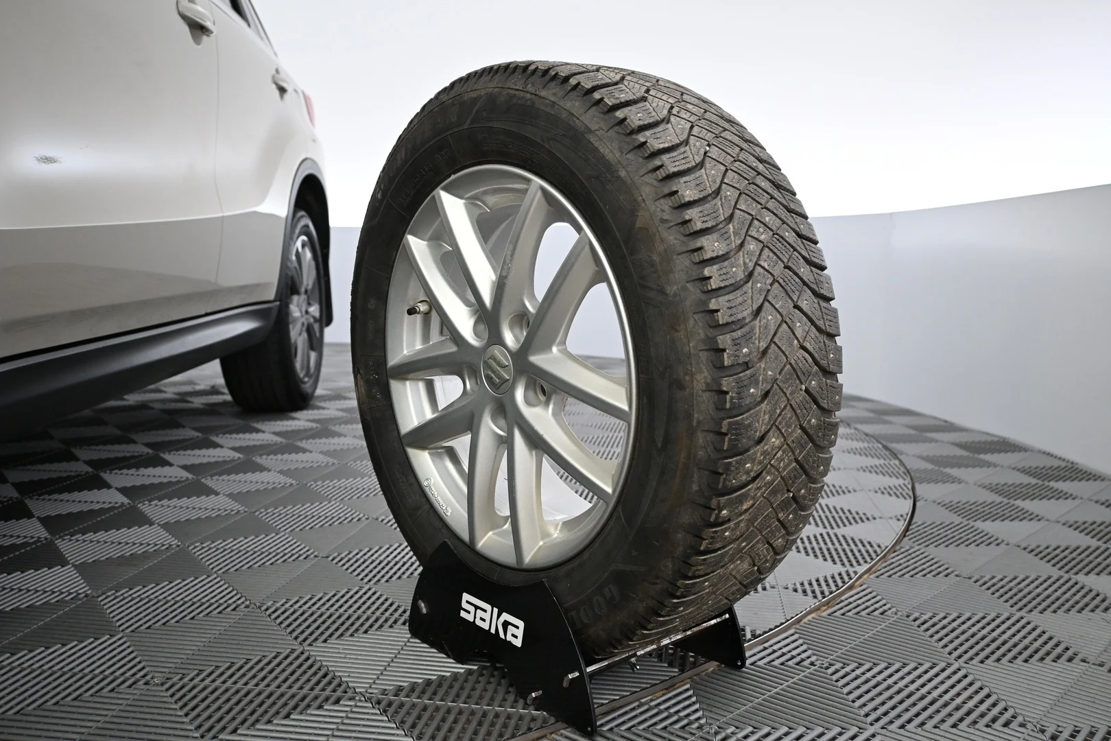 Car Image - 4Un9fpXmKtHVXAj8uBvD0C