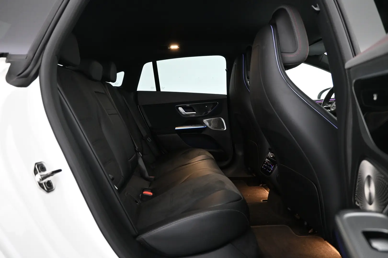 Car Image - 4wCvPbhWiWk2lrS2Yxwpb6