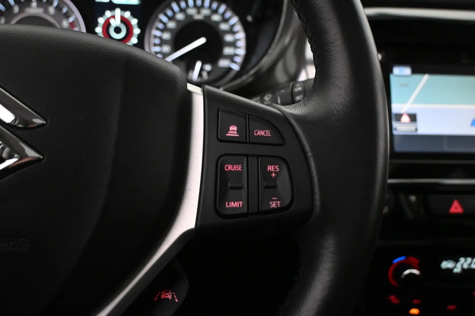 Car Image - 393NHazMXLg35TceCa4sGV
