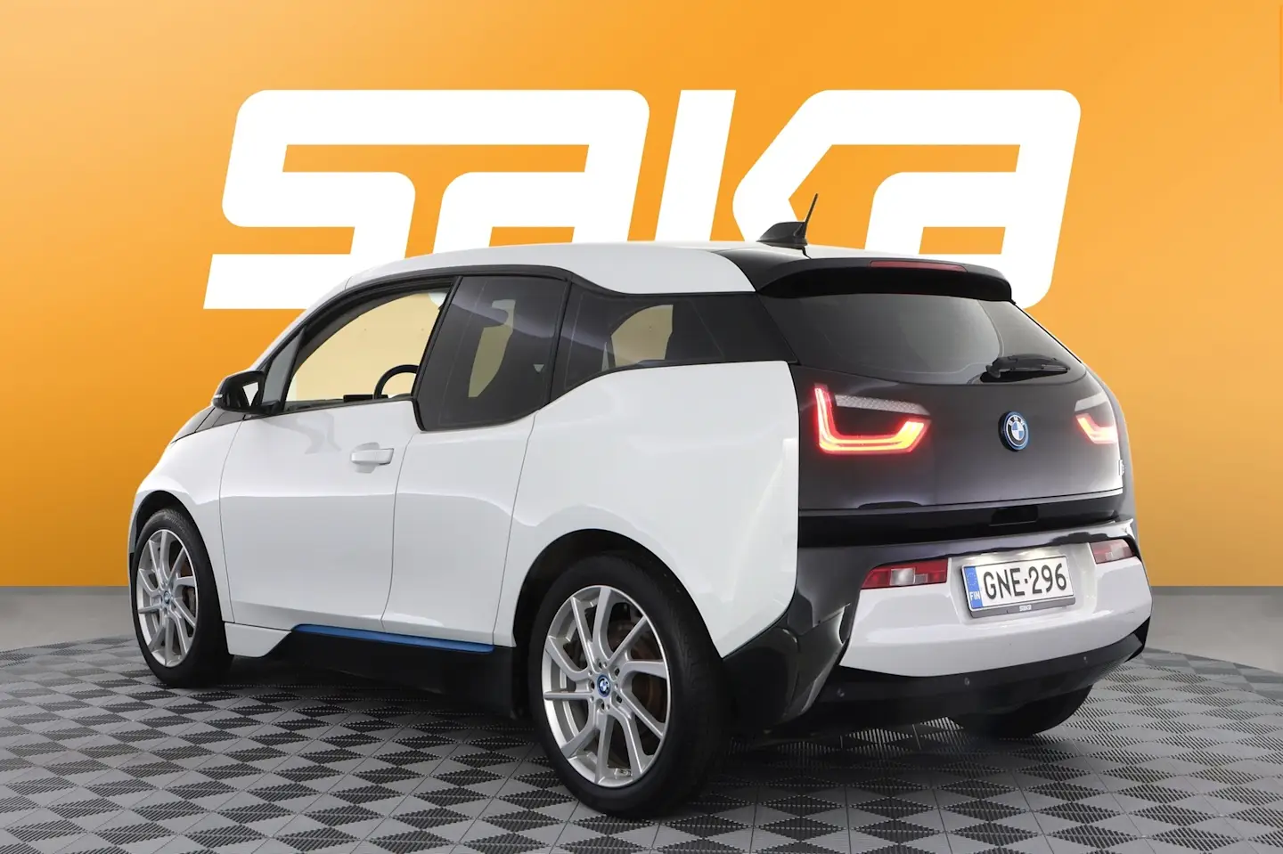 Car Image - 5O0oIB1f76HX5tRnqiEFp3
