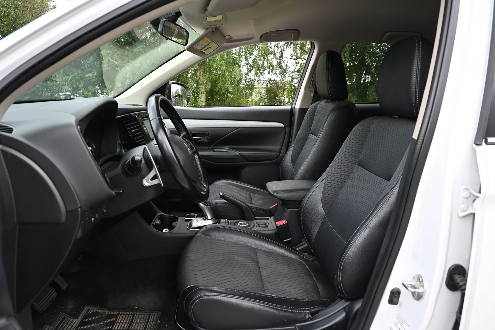 Car Image - 4es0UEQ3EbHhOchUxF9JuE