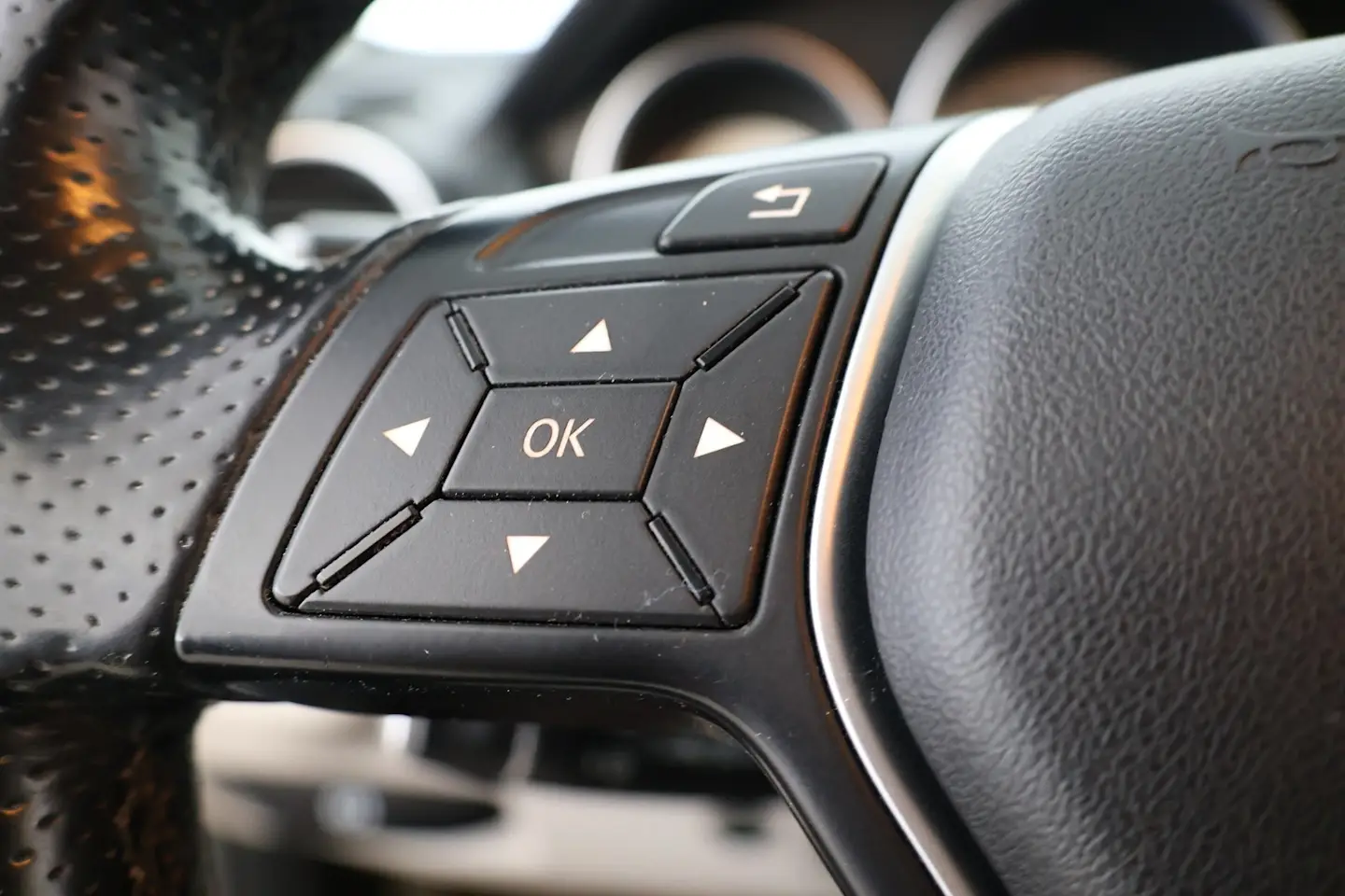 Car Image - 3OH0vimDN4cFyHNJEpuF6Y