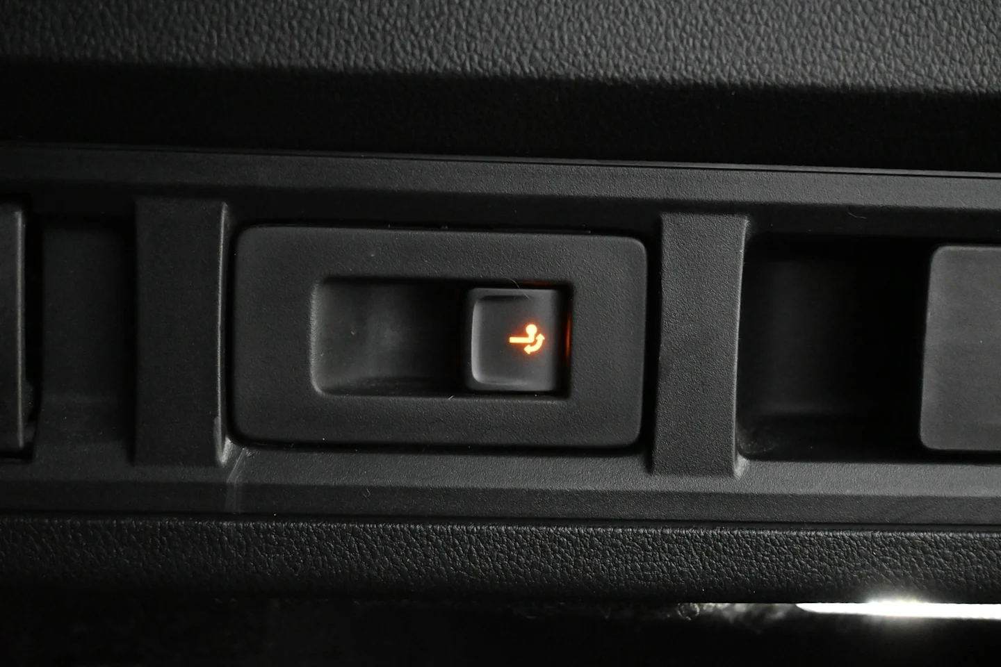 Car Image - 6CYiivnPxrrJjA8Qp4qq6s