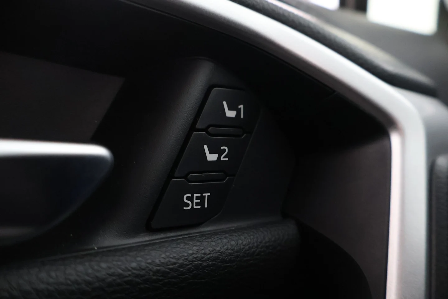 Car Image - 54lEwDgPemgLFdNwVlgiHg