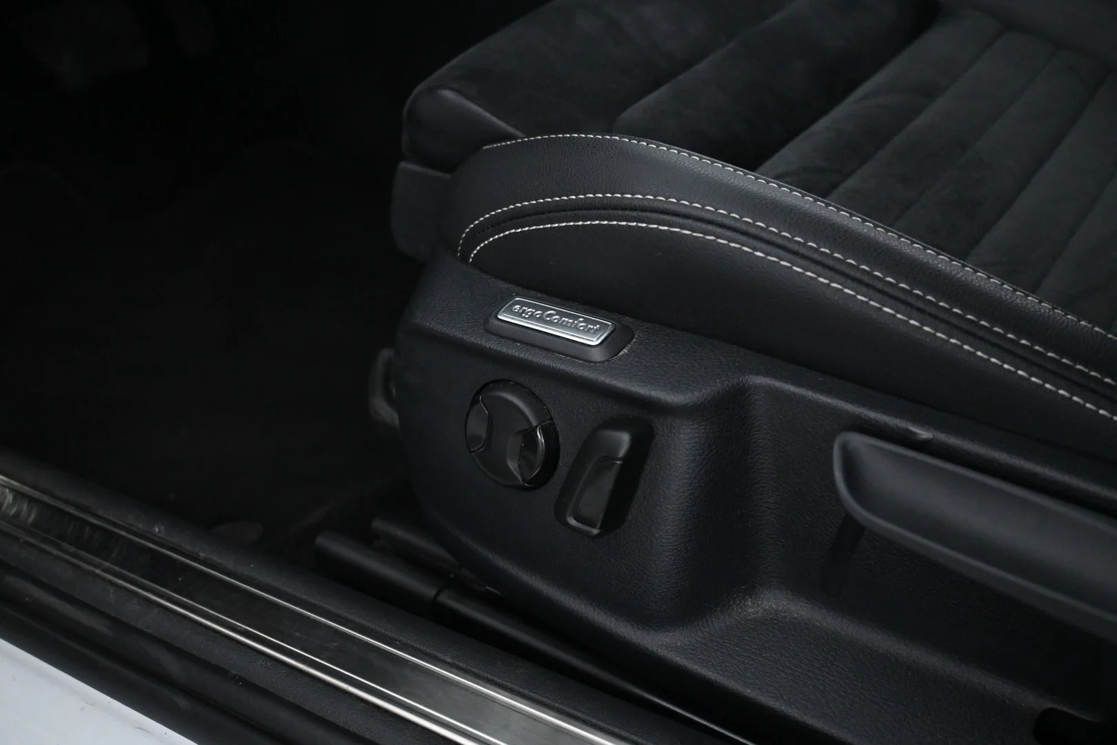 Car Image - 3ZcTS4GAyuLLJl7HdsAbTs