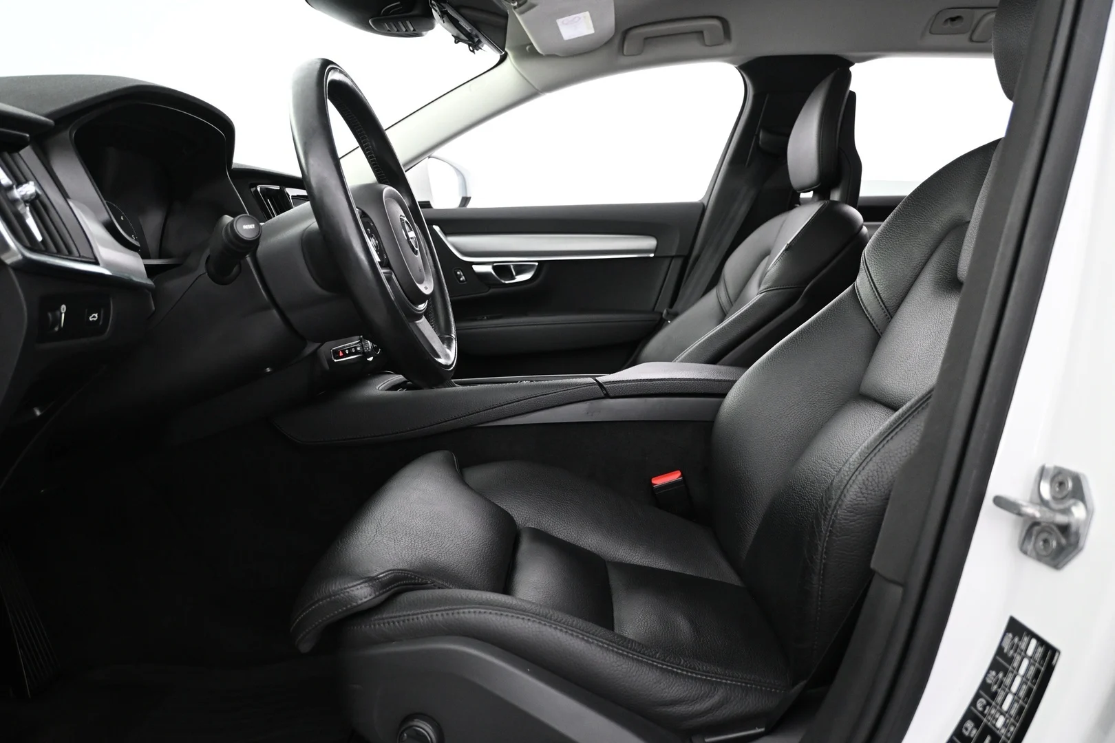 Car Image - 4lqpnqEyINC54VNyyfP62t