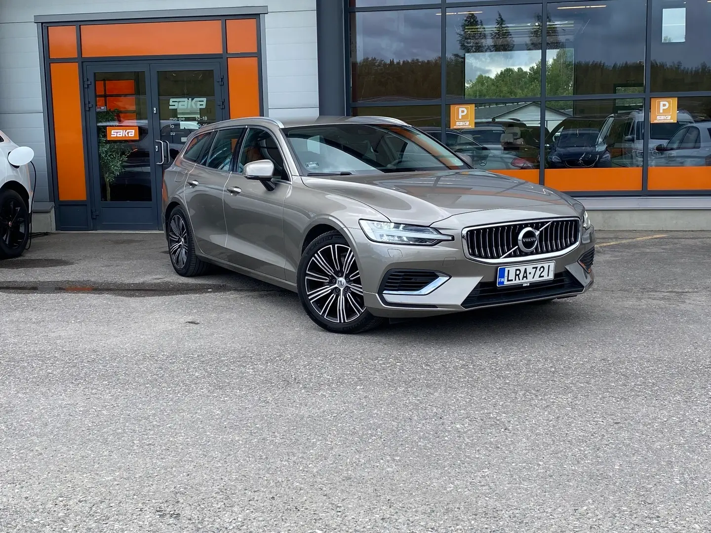 Car Image - 3Xd7cGPqunWhLzOk5ncG2Y