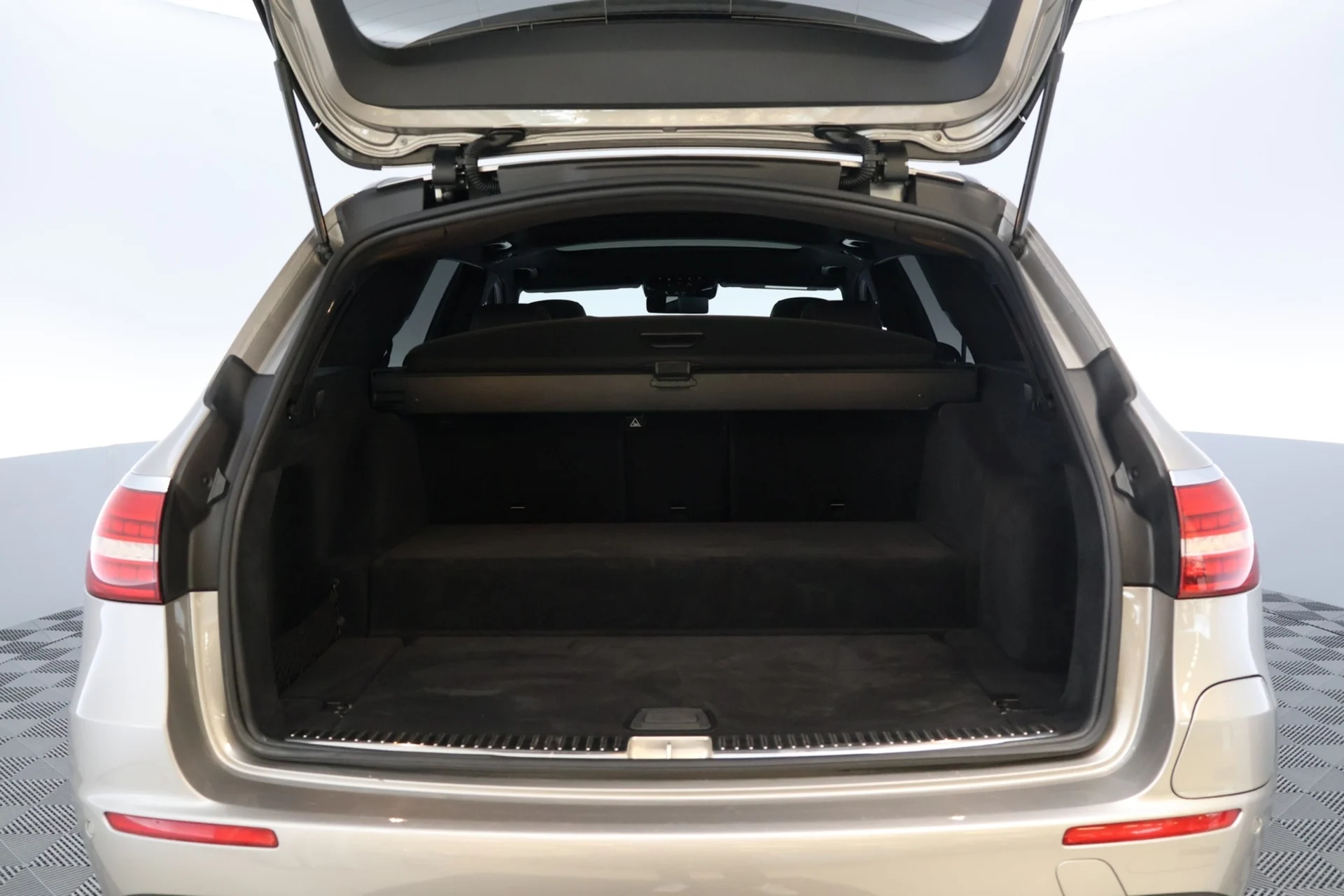 Car Image - 6YZeayJlYlEkKzB6Me35DS