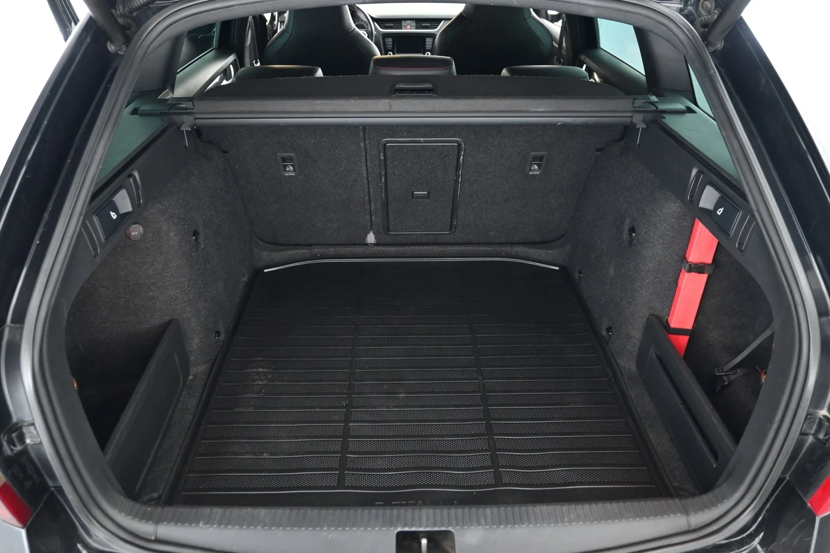 Car Image - 22ClI6chcd3oZBm3NhZmpM