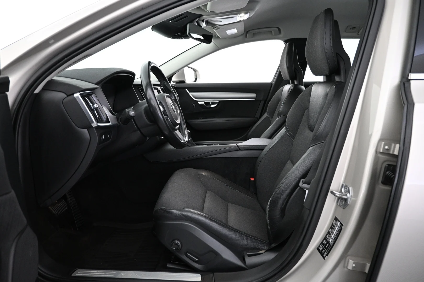Car Image - 7kF7okm2Bfm6j8OWIQtyNi