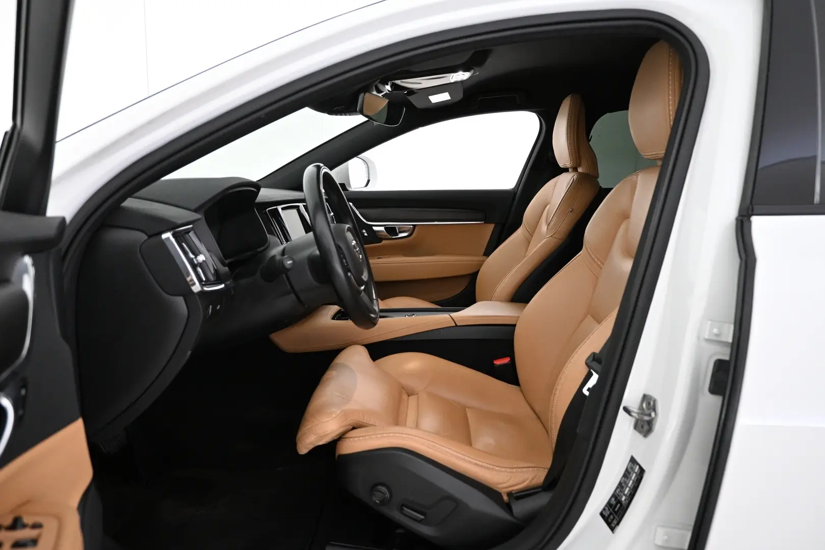Car Image - 3egUbOLDoeFFR41UamIDIt