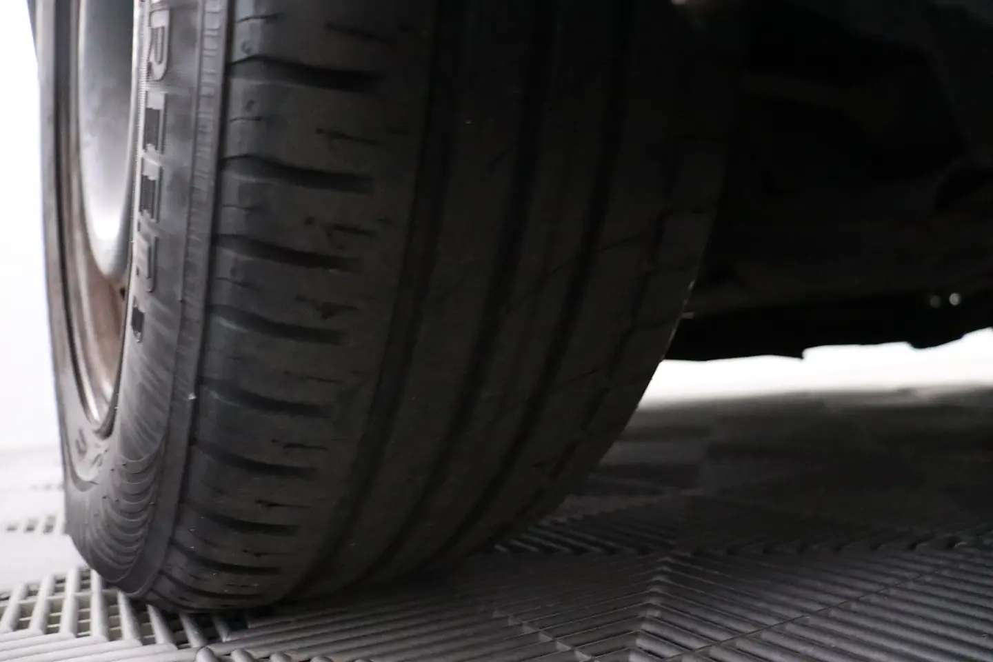 Car Image - 3tJnTDdvARh44gy9Vi4dfJ