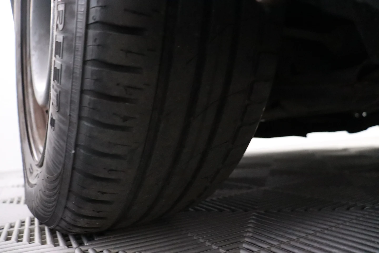 Car Image - 3tJnTDdvARh44gy9Vi4dfJ