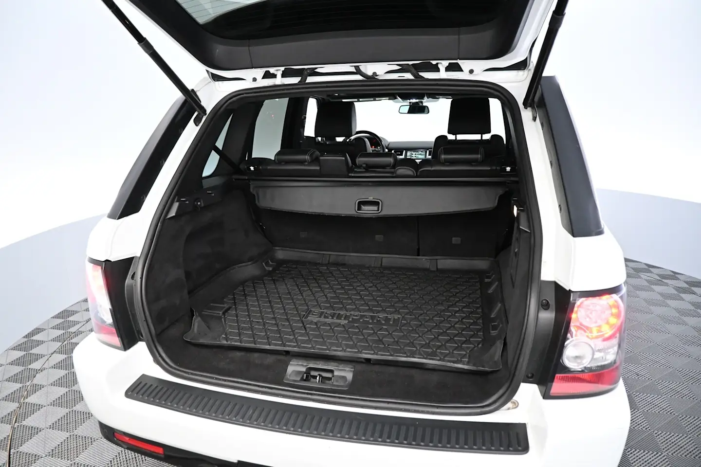 Car Image - 1rQyqZGrpRsGKZQNXO9QXI