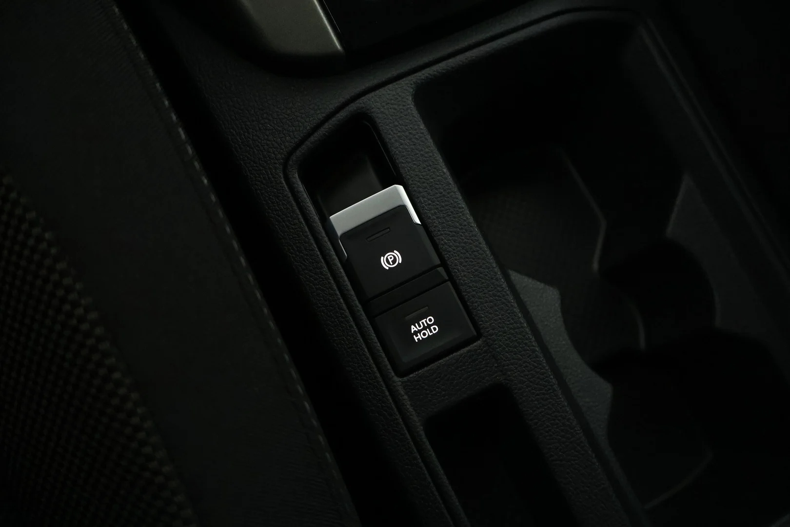 Car Image - 17B02c3sL5Miefy4XHhD1M