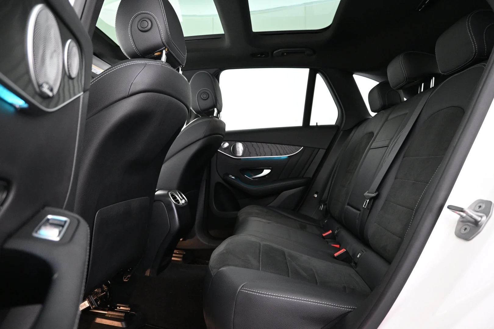 Car Image - 3FUEmJx42efdkaoLcJf4E6