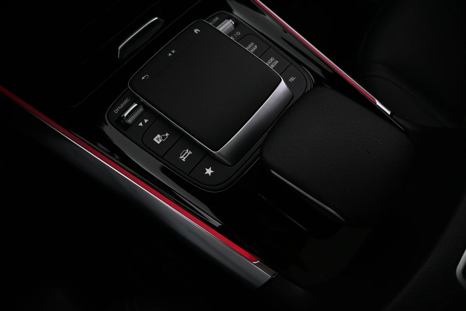 Car Image - 20ATe9tPlO3desS5818KlB